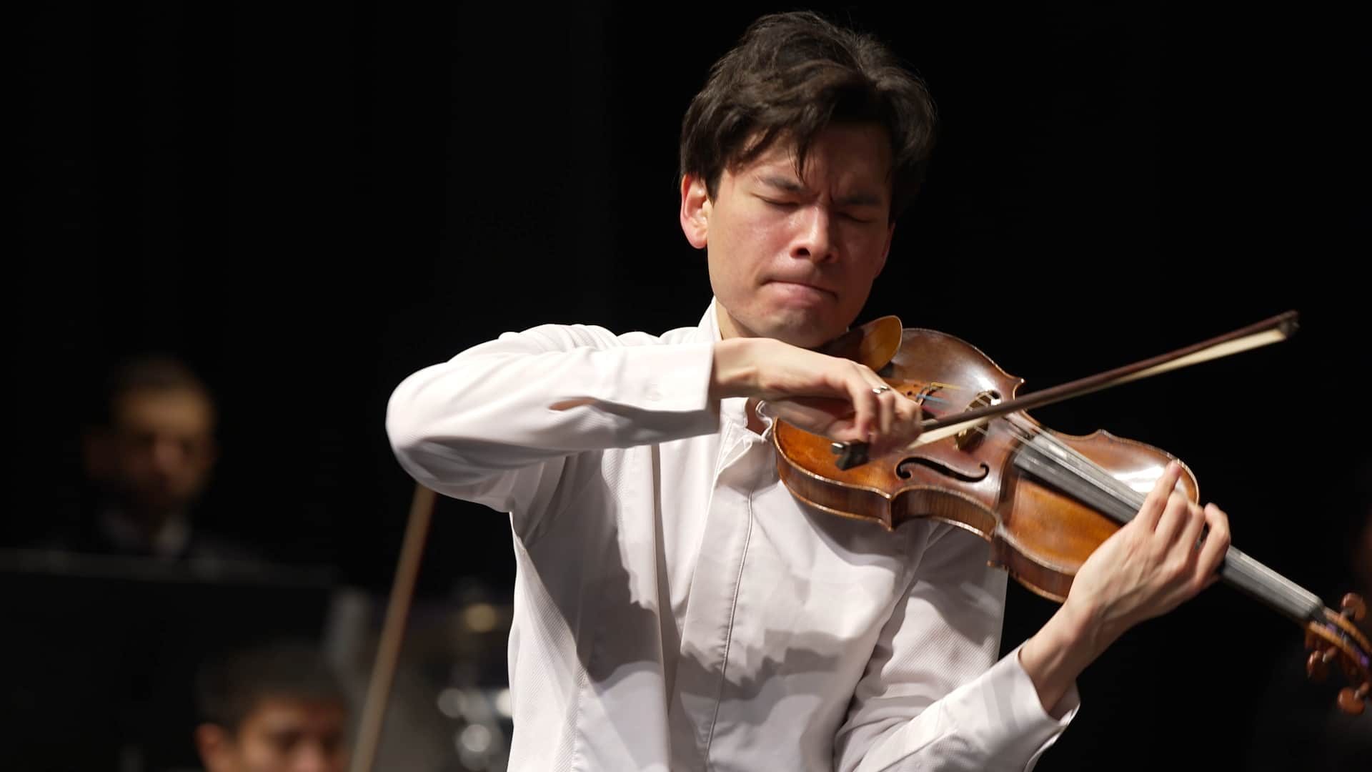 Violinist Stefan Jackiw